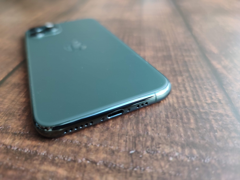 iPhone 11 Proの下側